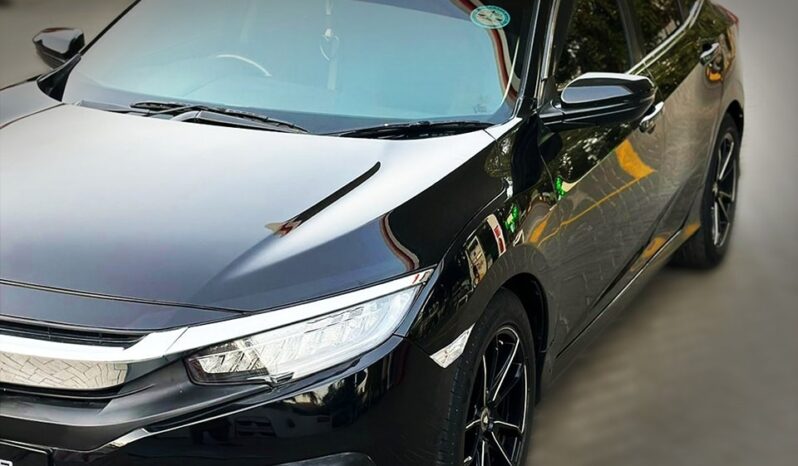 
								Honda Civic Oriel 1.8 VTEC CVT full									
